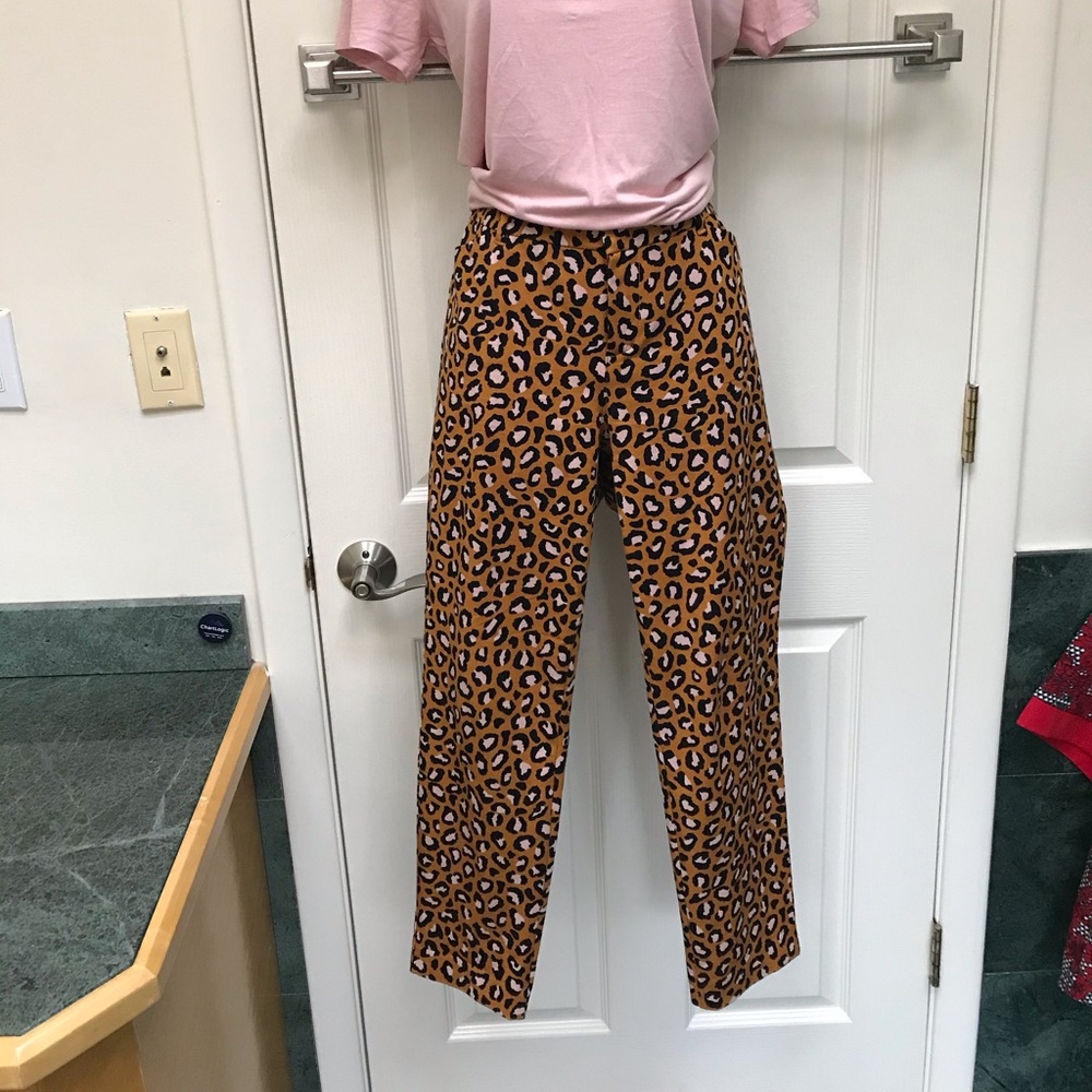 📦NWOT animal print Old Navy ankle pants